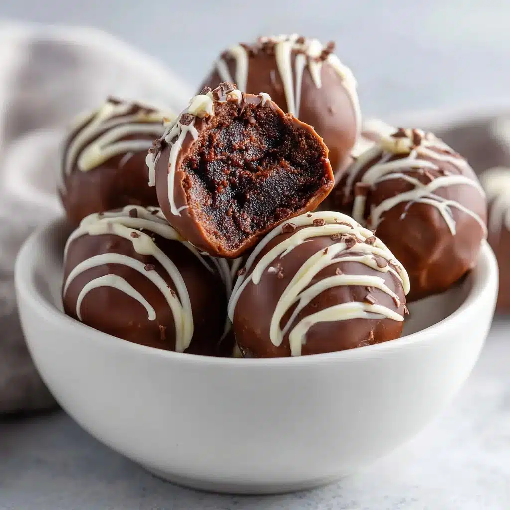 Delicious 3-Ingredient No-Bake Oreo Balls Recipe 3 Delicious 3-ingredient no-bake Oreo balls on a white plate